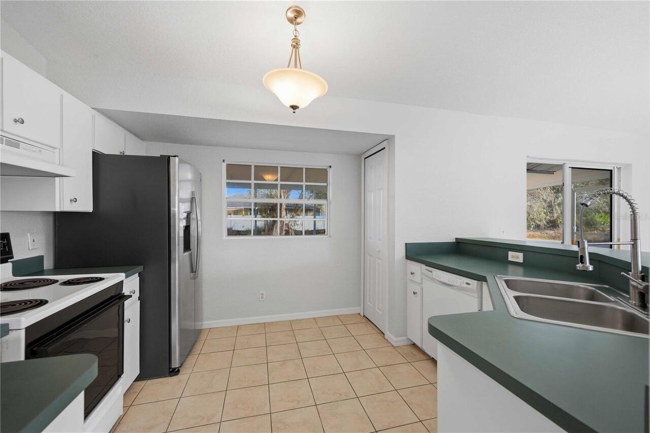 Listing Photo 11