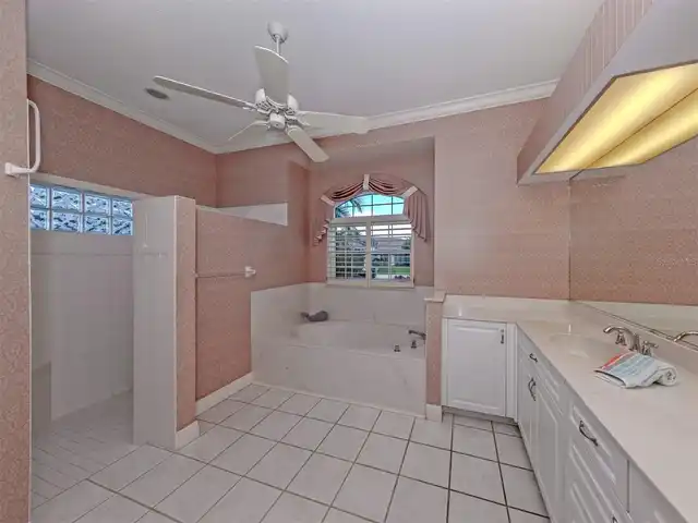 Listing Photo 16