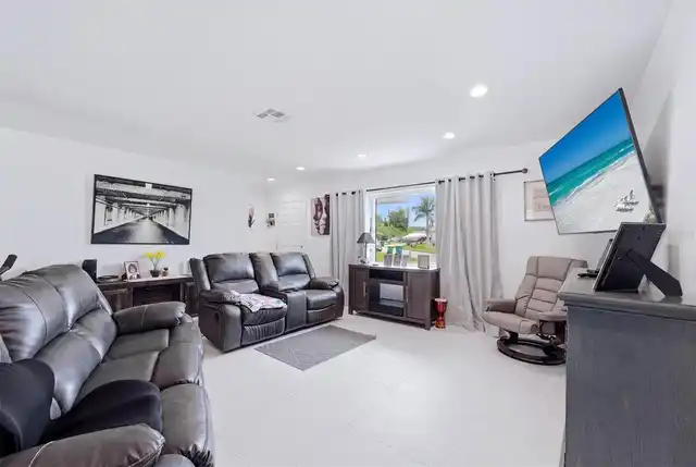 Listing Photo 13