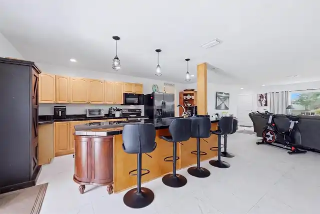 Listing Photo 18
