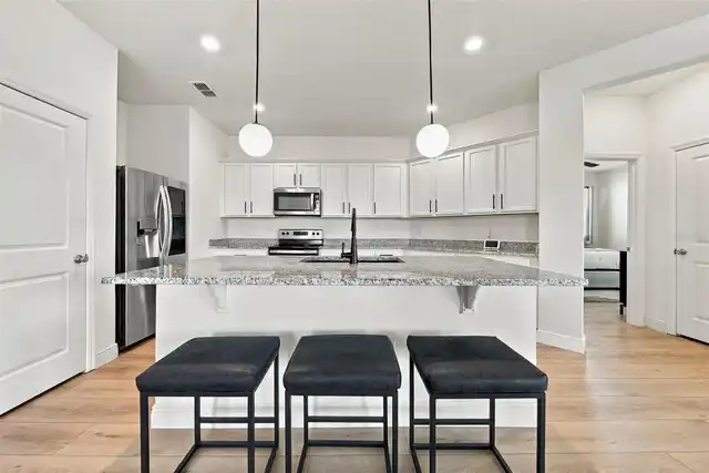 Listing Photo 17