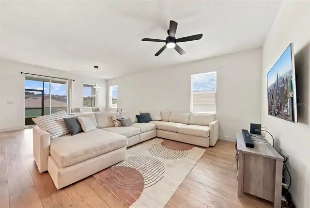 Listing Photo 14