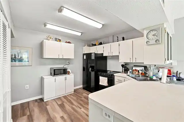 Listing Photo 15