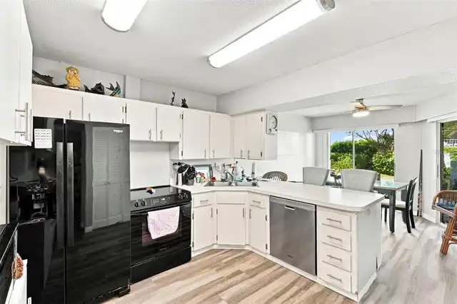 Listing Photo 17