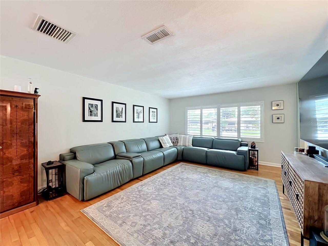 Listing Photo 12