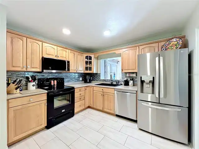 Listing Photo 16