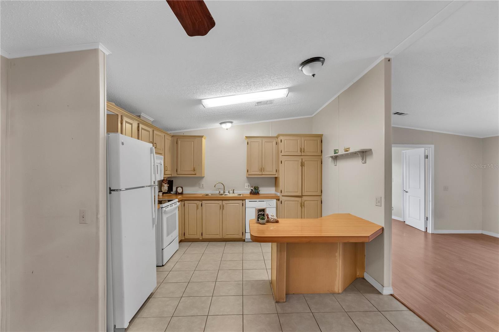 Listing Photo 8