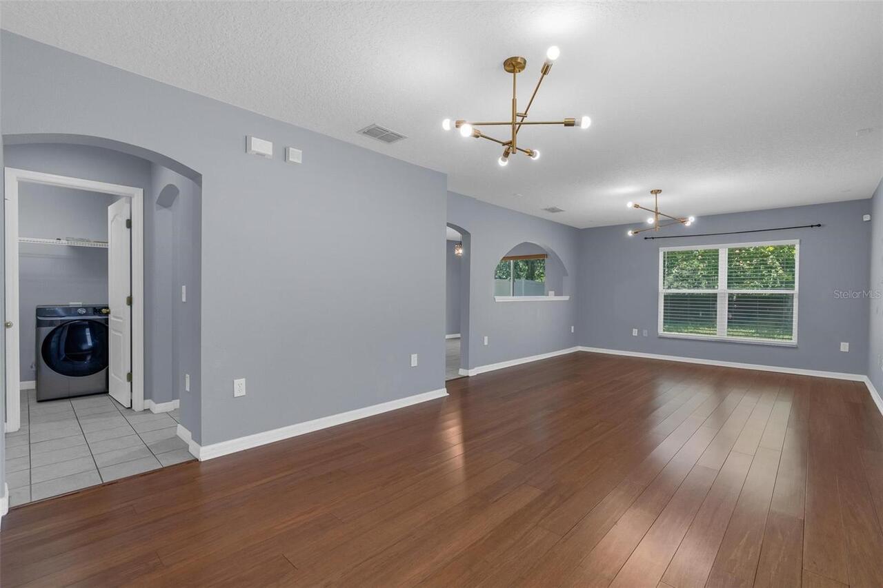 Listing Photo 8