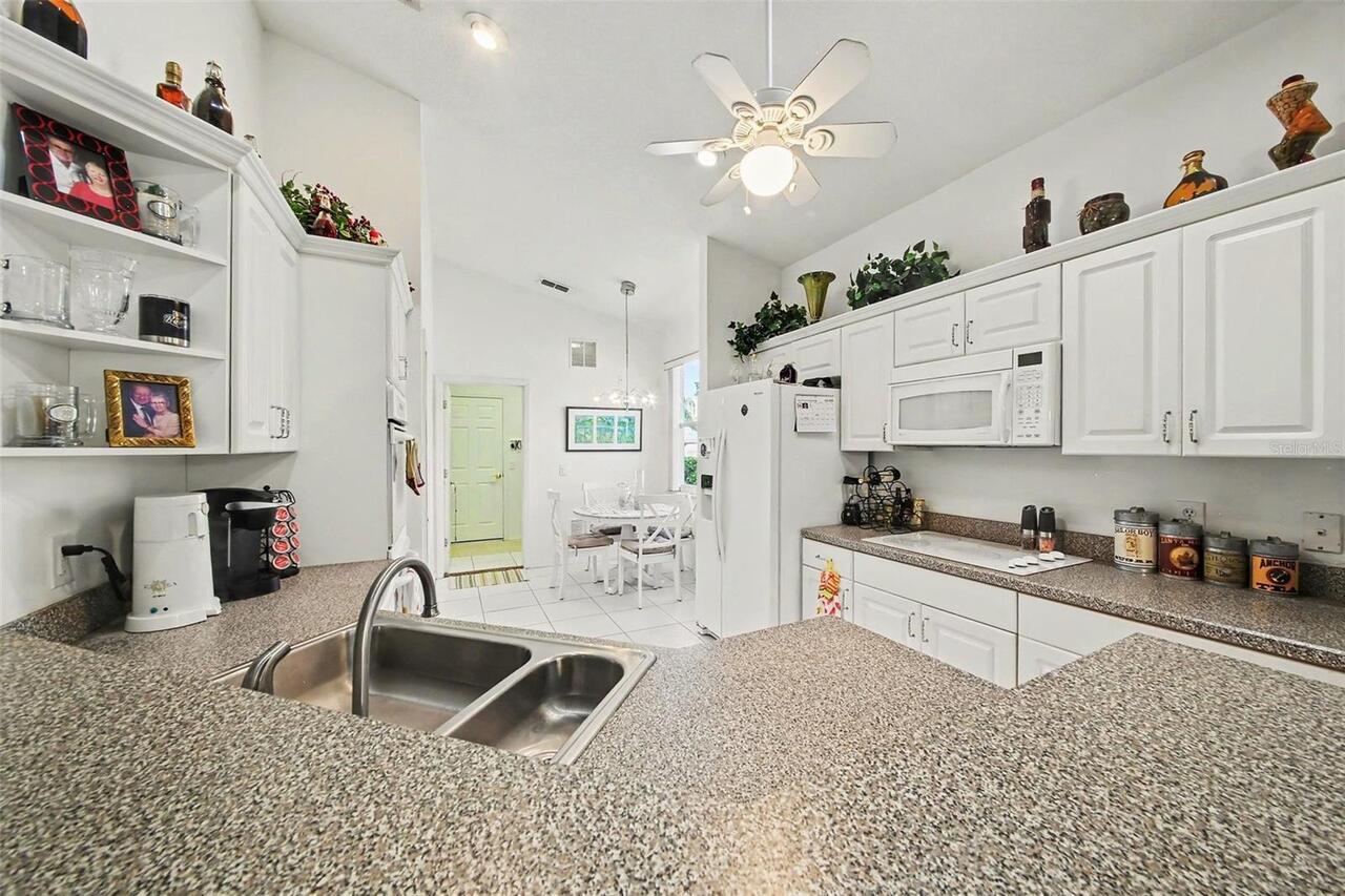 Listing Photo 12