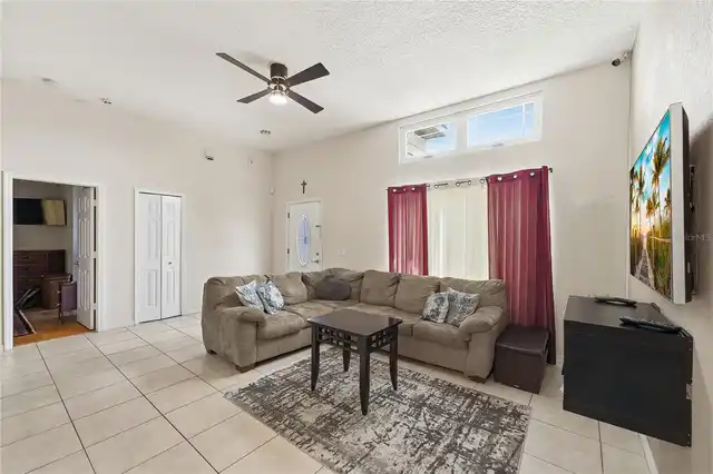 Listing Photo 6