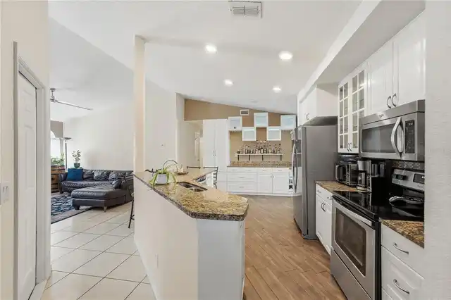 Listing Photo 8