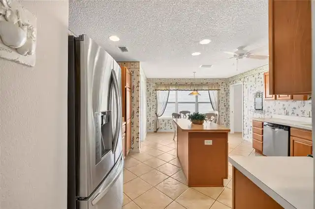 Listing Photo 9