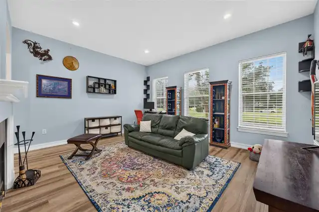 Listing Photo 11