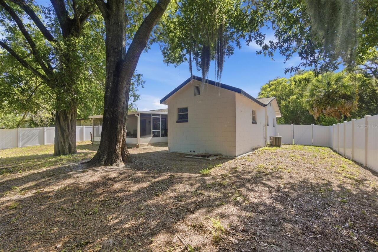 Listing Photo 10