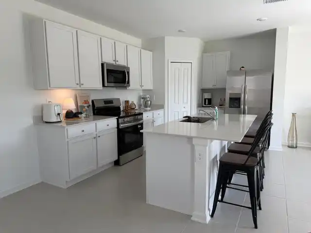 Listing Photo 8