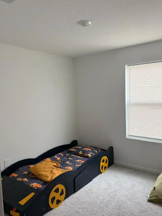 Listing Photo 12