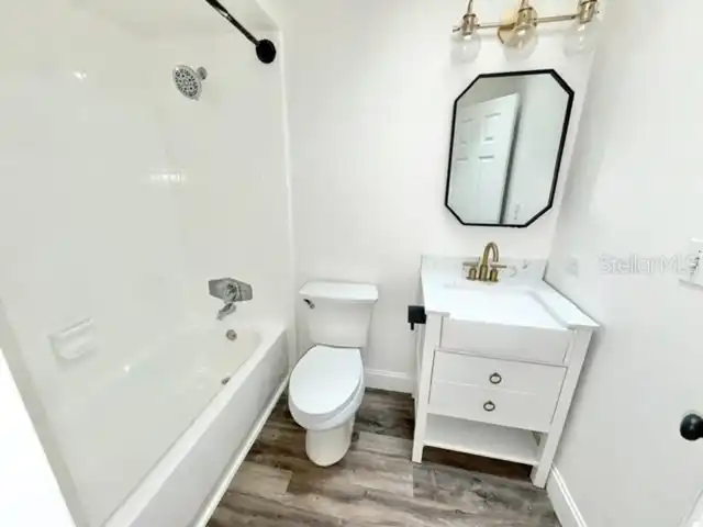 Listing Photo 8