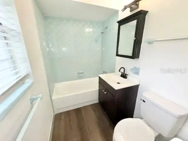 Listing Photo 12