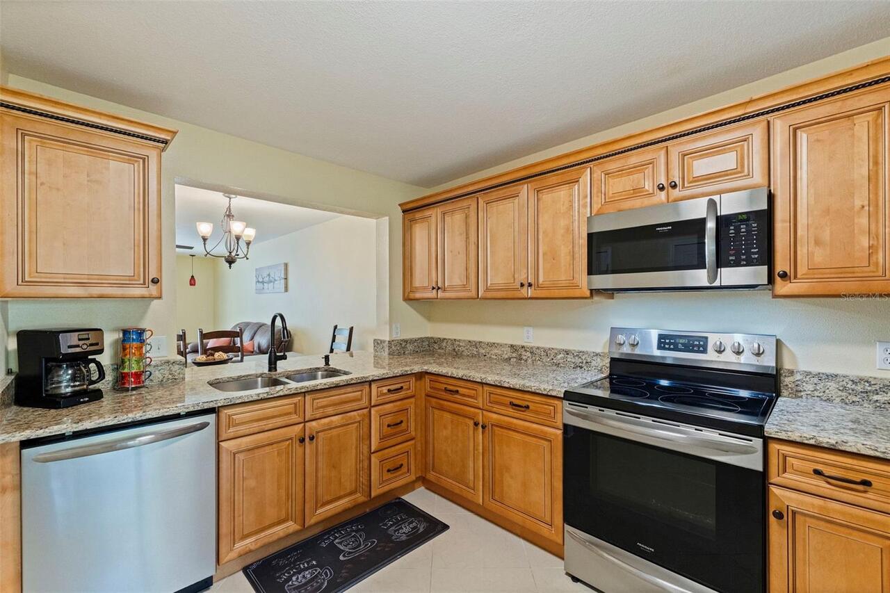 Listing Photo 12