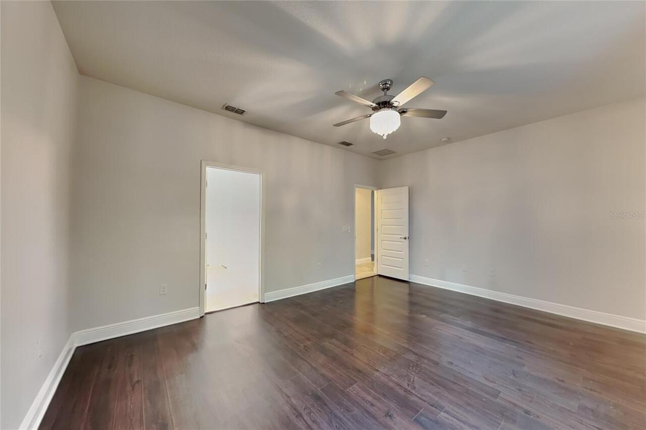 Listing Photo 9
