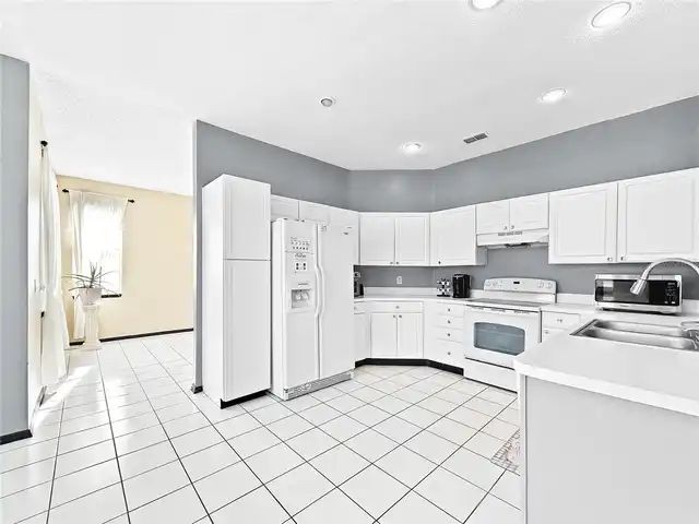 Listing Photo 7