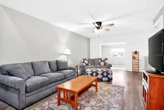Listing Photo 10