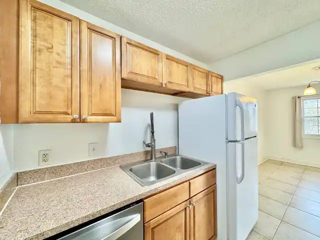 Listing Photo 9