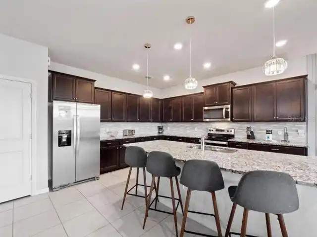 Listing Photo 8