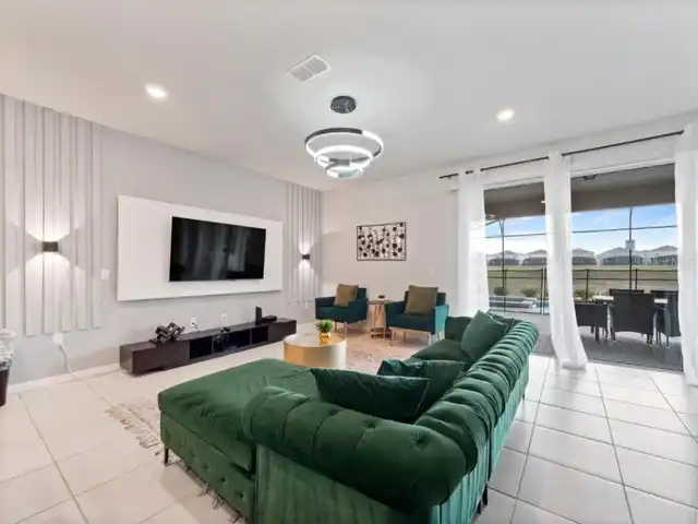 Listing Photo 12