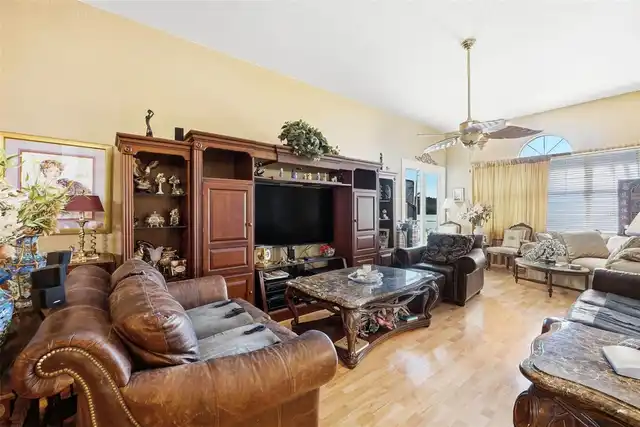 Listing Photo 9