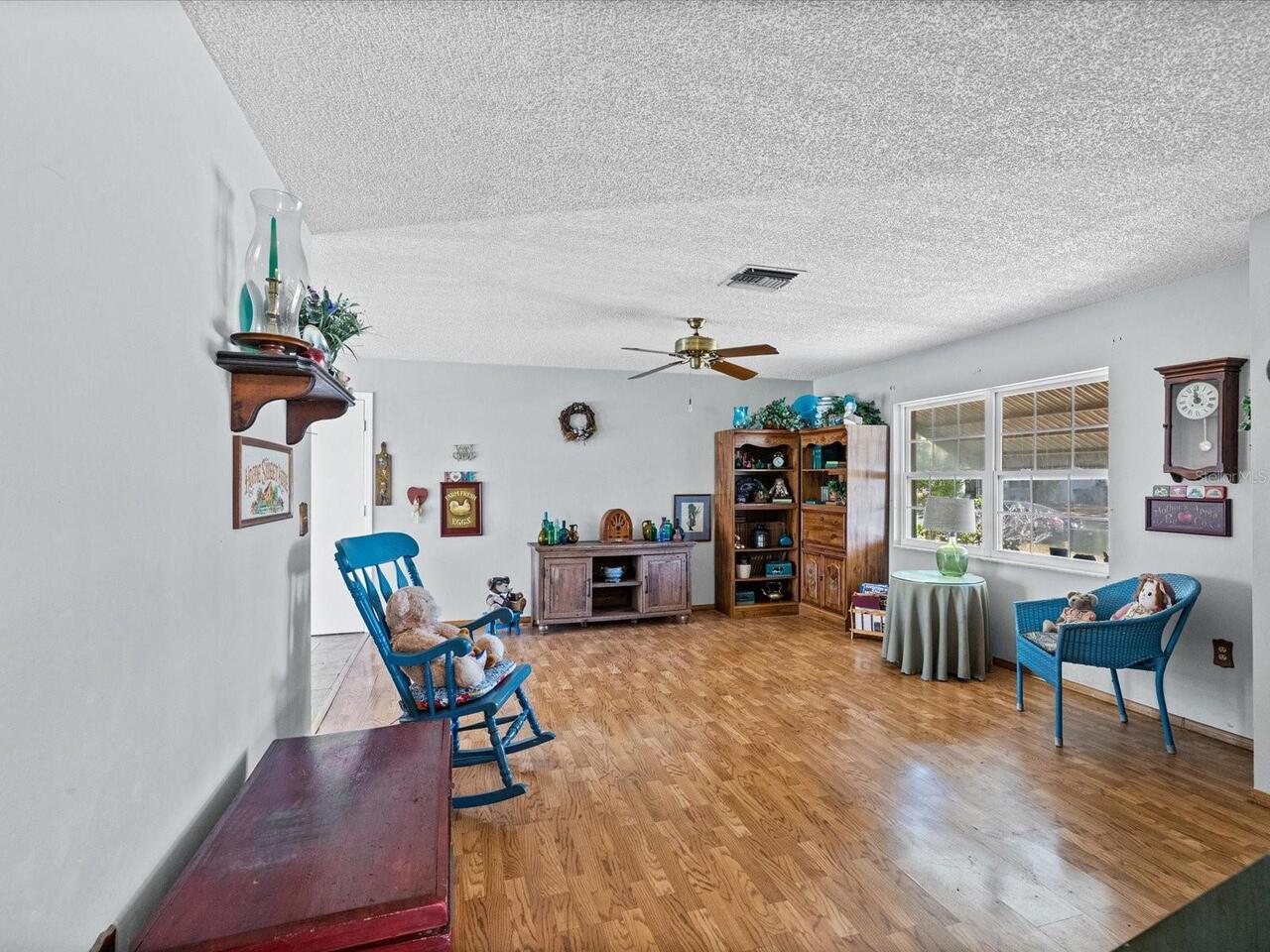 Listing Photo 7