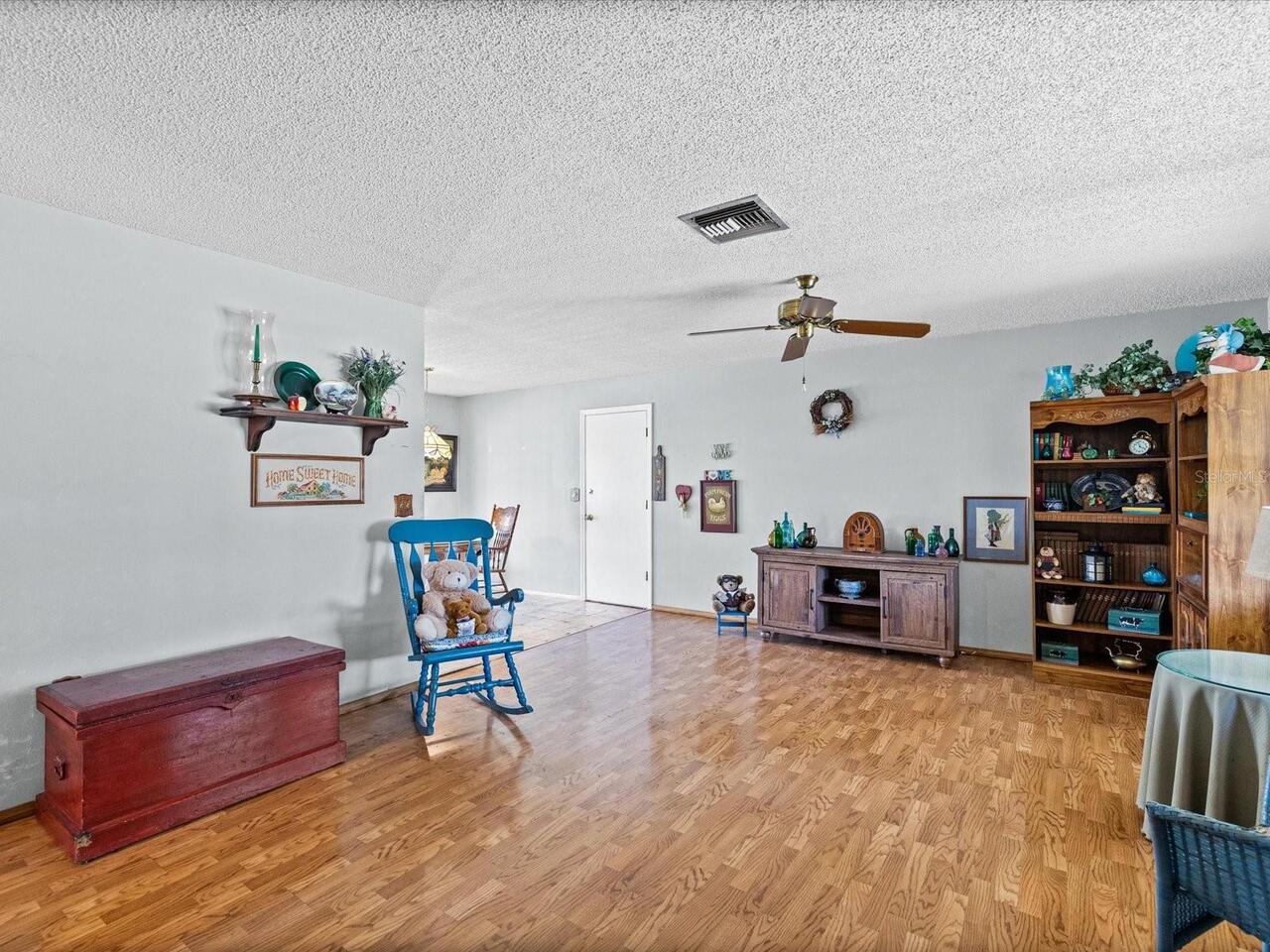 Listing Photo 8