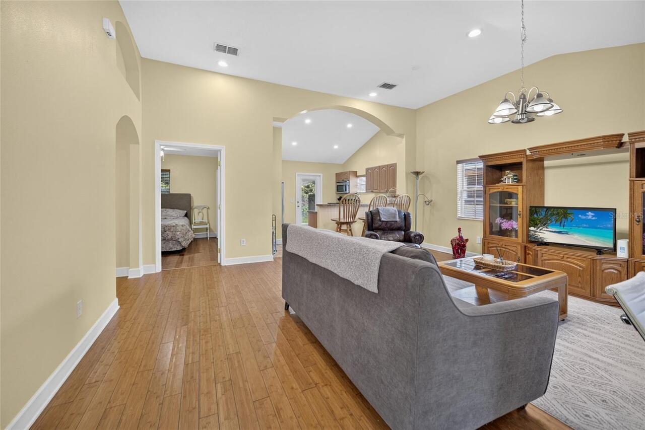 Listing Photo 8