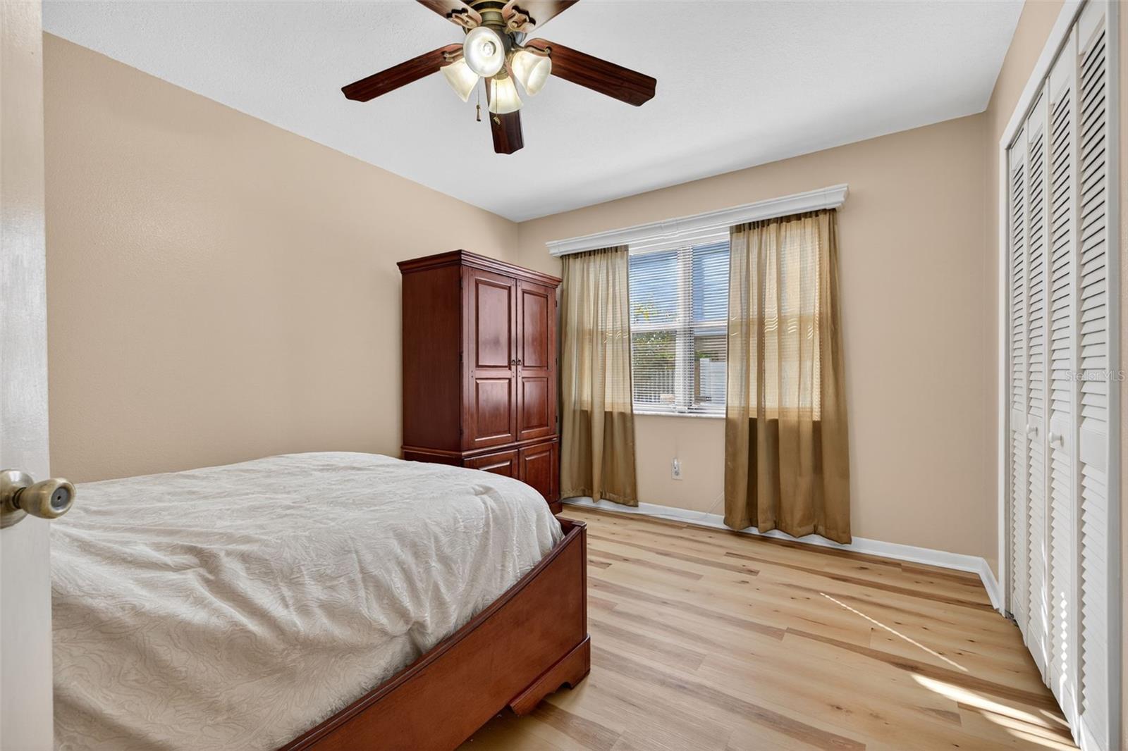 Listing Photo 16