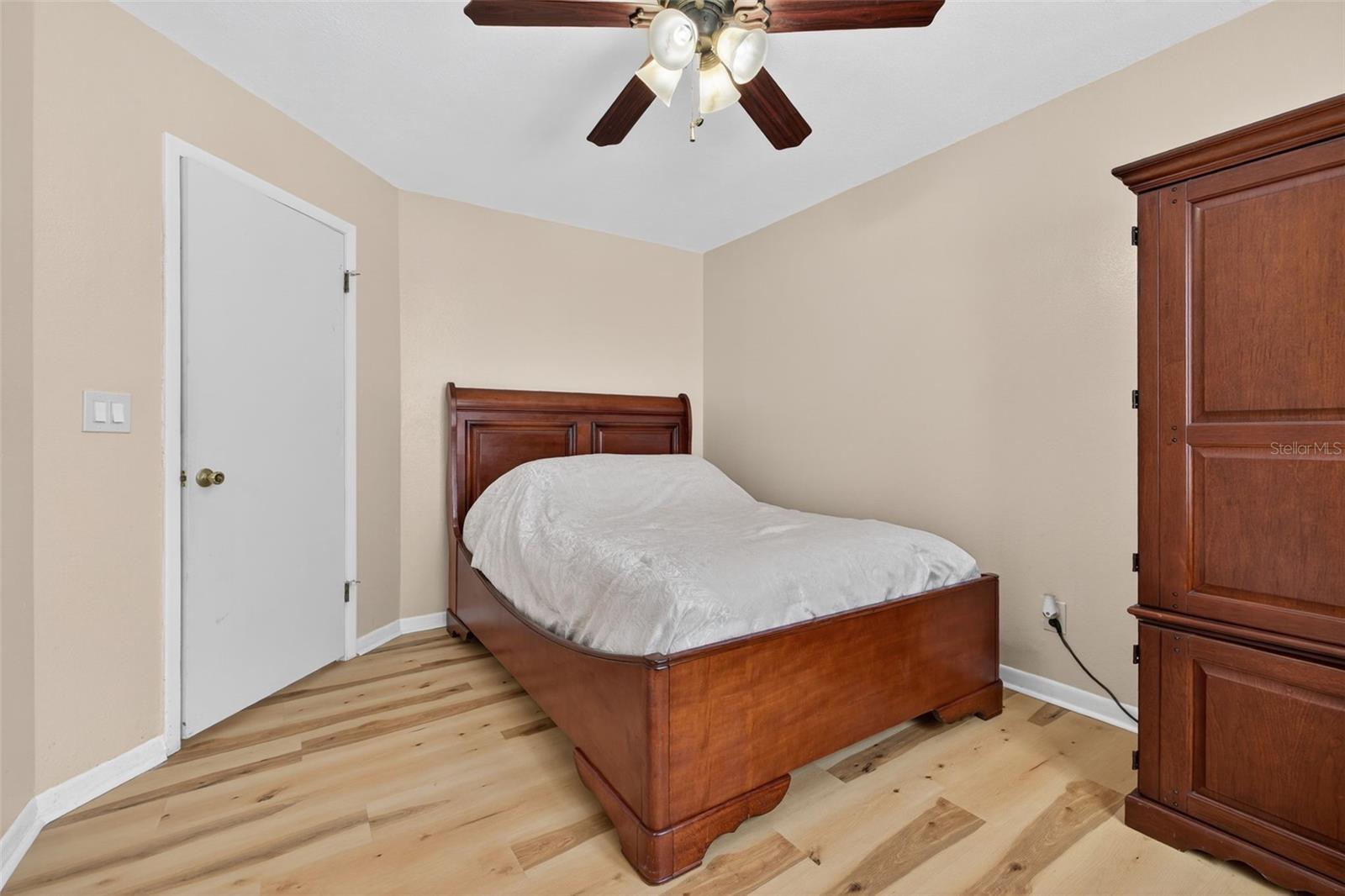 Listing Photo 17