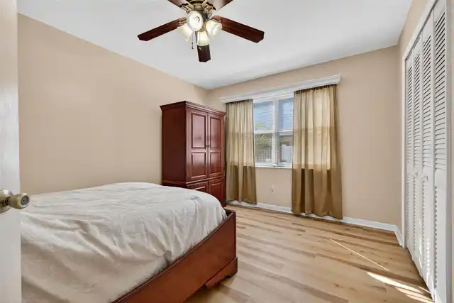Listing Photo 16