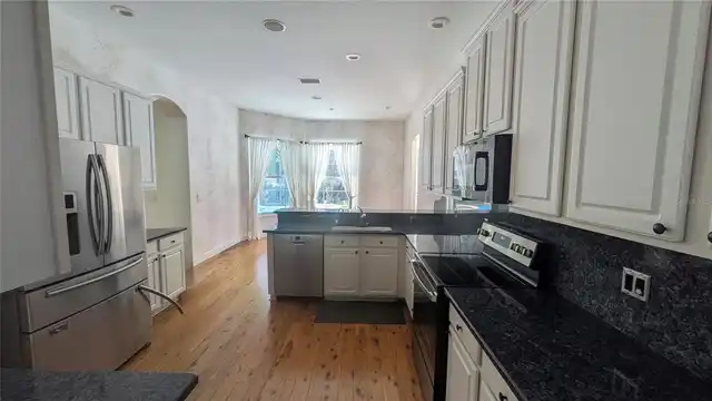 Listing Photo 5