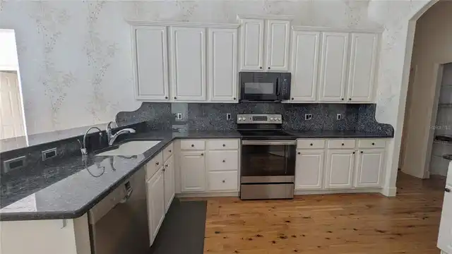Listing Photo 6