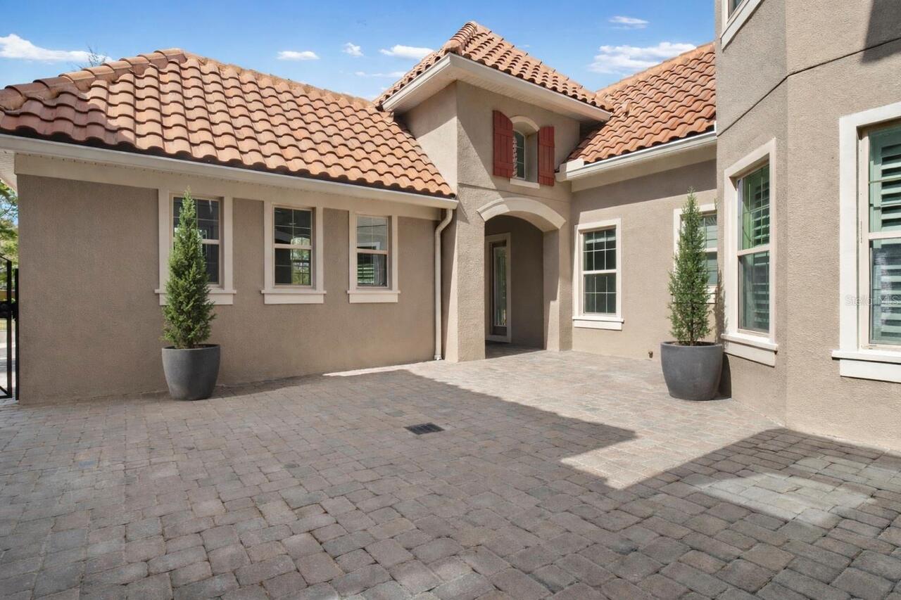 Listing Photo 10