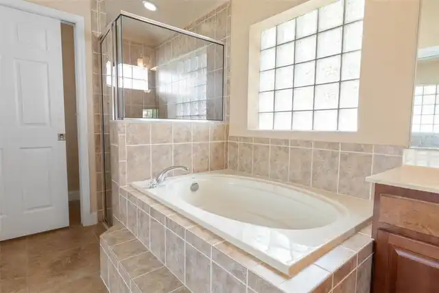 Listing Photo 25