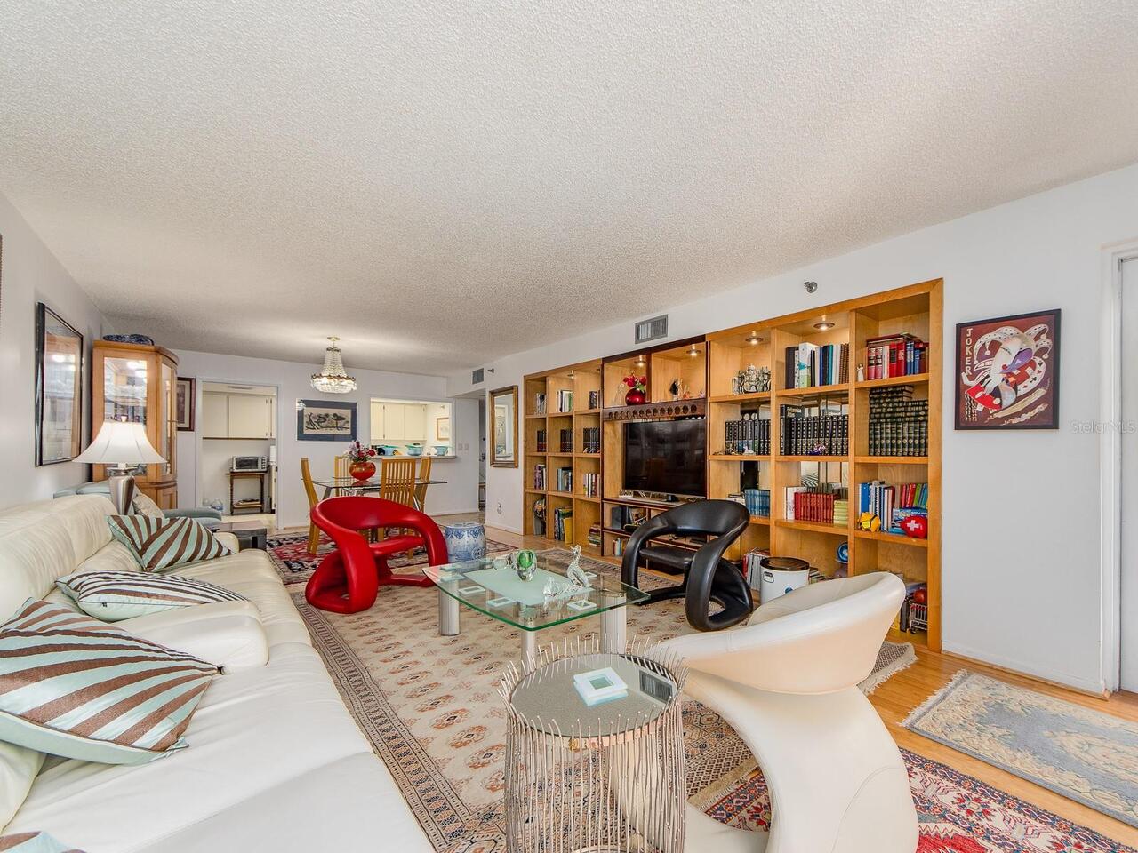 Listing Photo 11