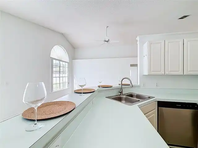 Listing Photo 28