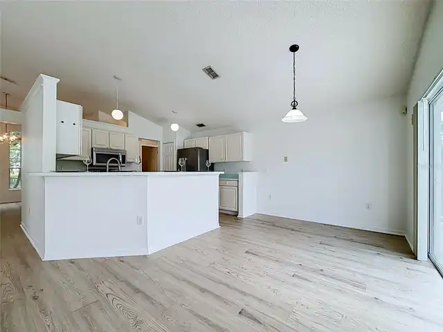 Listing Photo 34