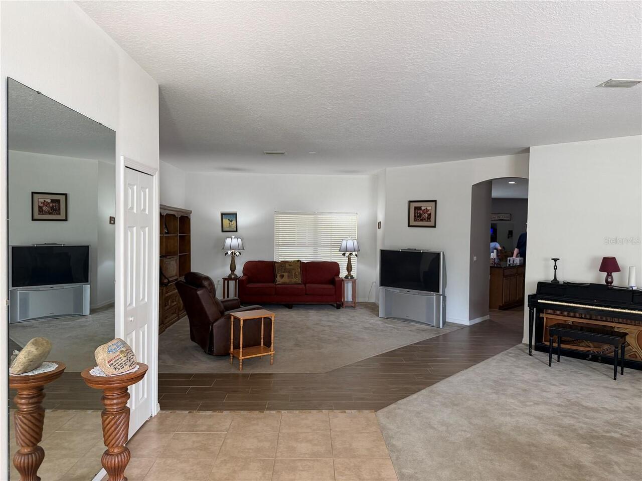 Listing Photo 9