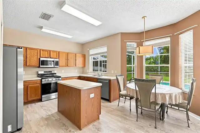 Listing Photo 12