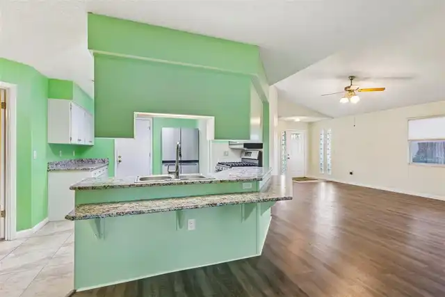 Listing Photo 15