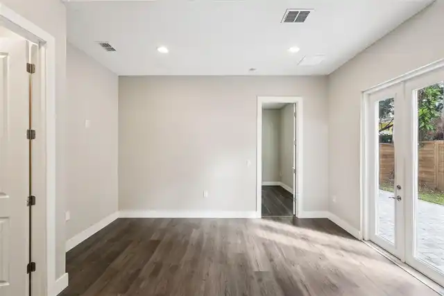 Listing Photo 23