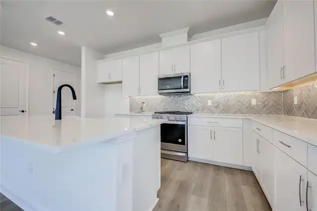 Listing Photo 15