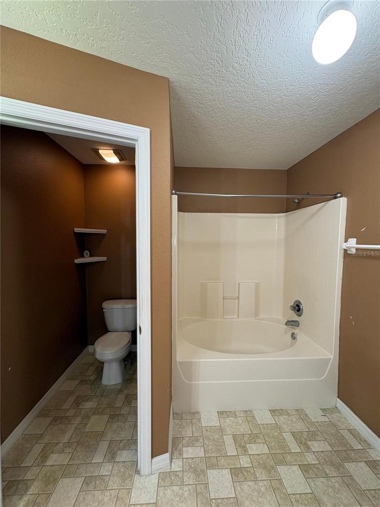 Listing Photo 16
