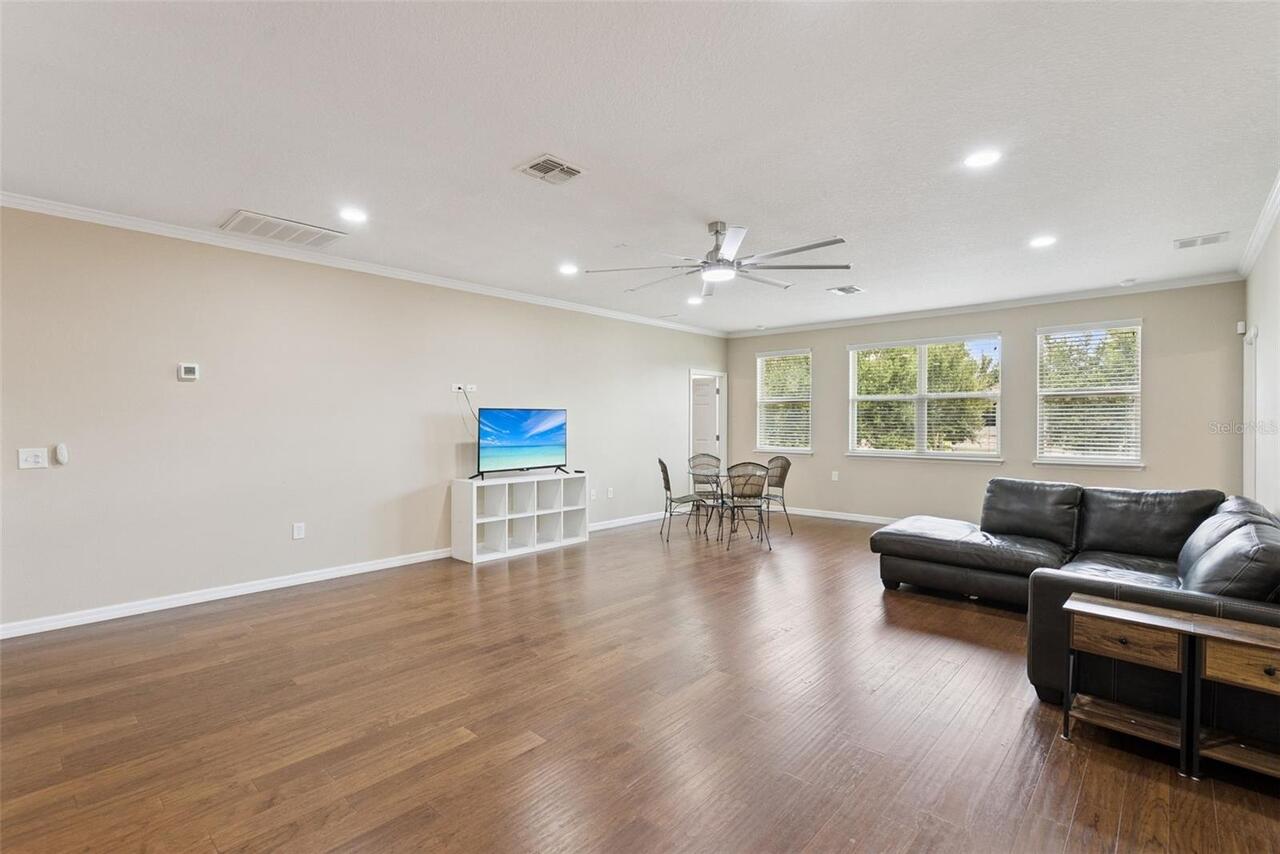 Listing Photo 23